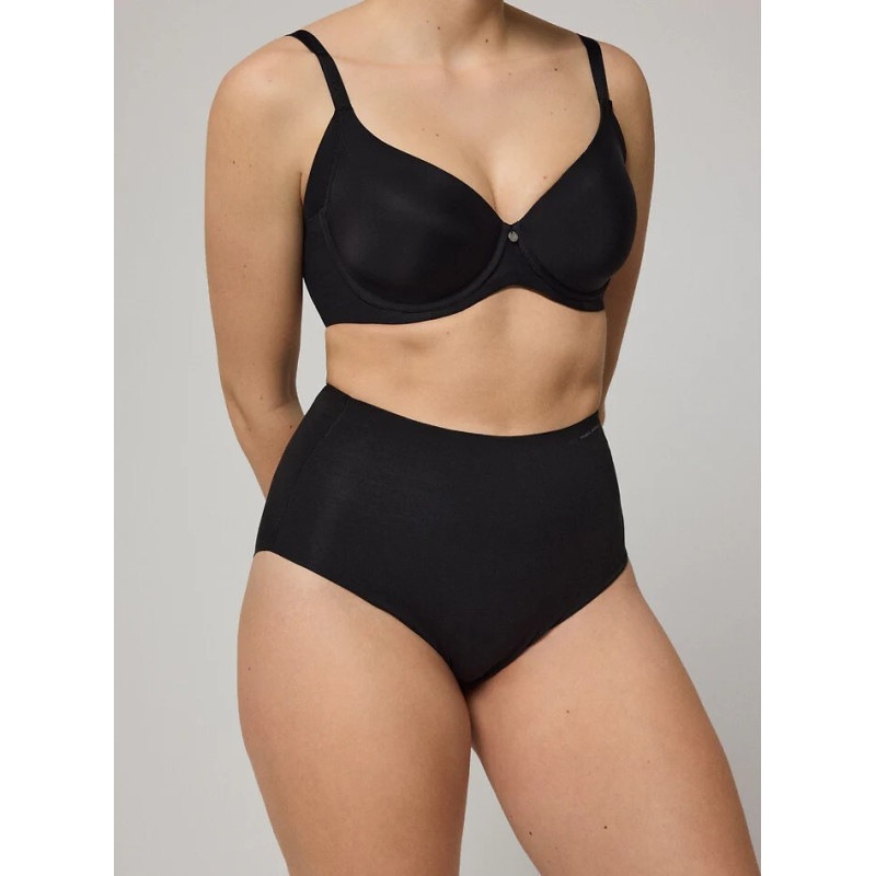 Ysabel Mora salenemist aluspüksid