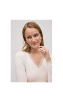 Ysabel Mora pikkade varrukatega särk