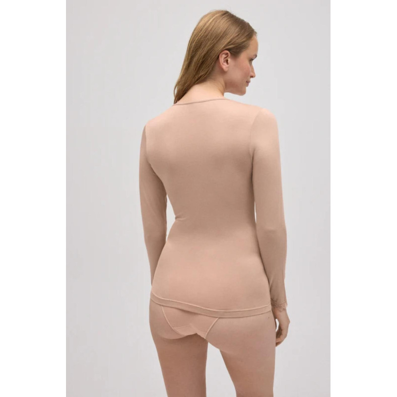 Ysabel Mora pikkade varrukatega särk